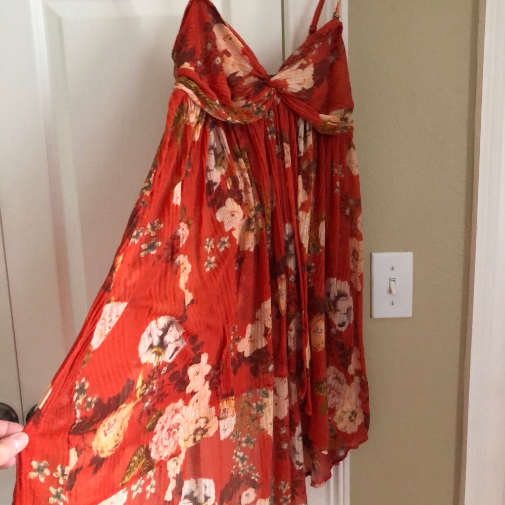 Summer dress: high/low, with adjustable straps